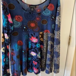 Women’s babydoll flowered shirt scoop neck